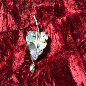 Rch-King Silver-Tone Leaf With Pearl Brooch